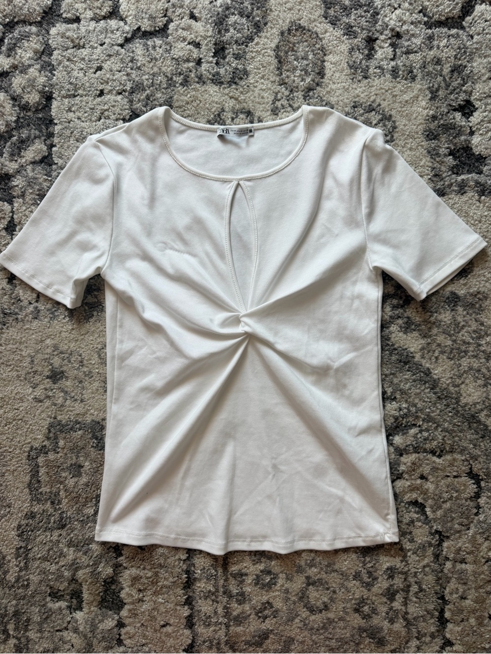 Zara White Short Sleeve Twist-Front Tee